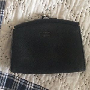 Preloved fossil change purse -snap closure, inside slots, black leather